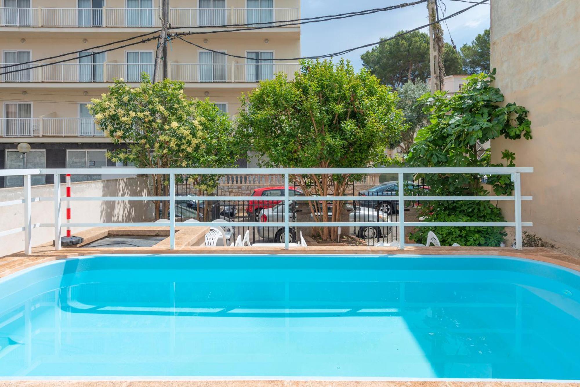 Beetroot, Jedes Zimmer Verfuegt Ueber Smart Tv , Eigenes Bad Mit Regendusche Und Balkon Llucmajor  Exterior foto